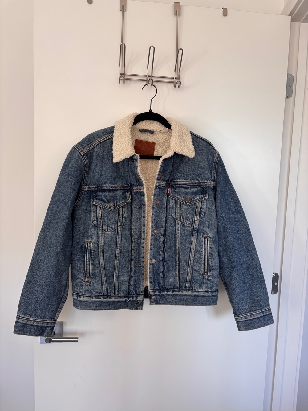 NWOT Levi's Blue Denim Sherpa Jacket with Cream Lining